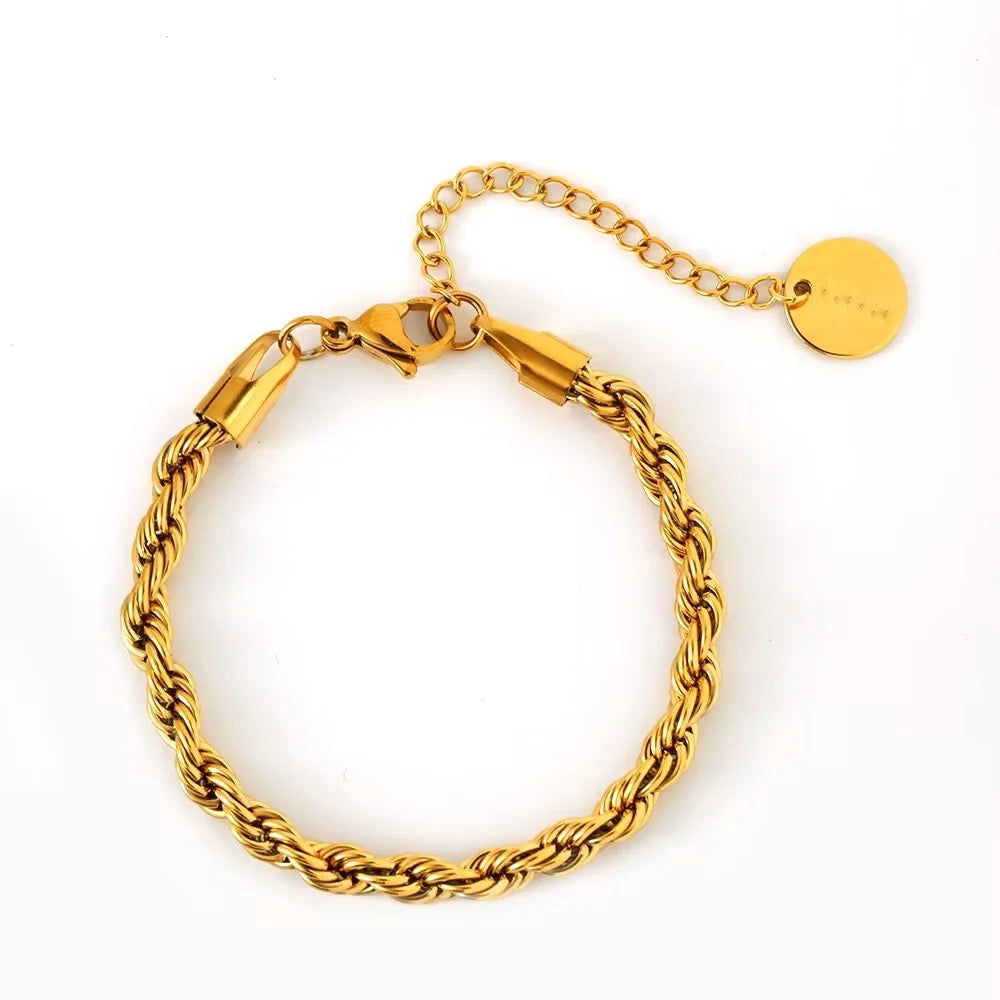 Milas Twisted Bracelet
